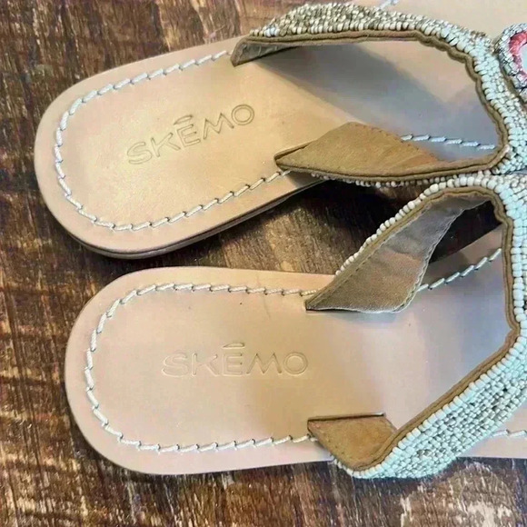 Skemo | Marquesa Coral, Beaded Flip Flop Sandals - Picture 3 of 4